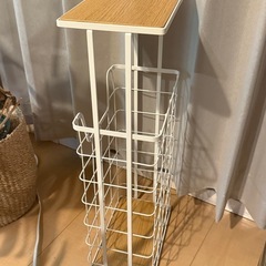 ニトリ トイレットペーパーストッカー トレイ付きの画像