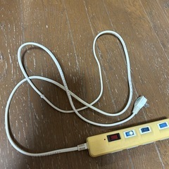 ジャンク品　延長コード　2メートル　コンセント1個可能の画像