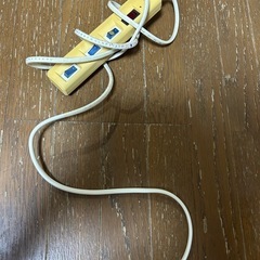 ジャンク品　延長コード　2メートル　コンセント1個可能の画像