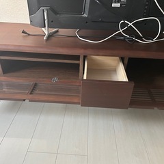 4K/HDR対応50型テレビ+テレビ台の画像