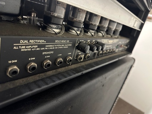 メサブギー　
Mesa boogie dual rectifierギター用アンプ