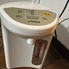 電動ポットとグリル鍋の画像