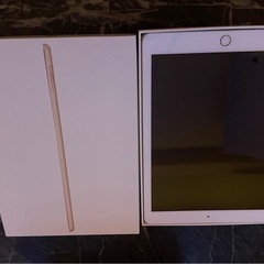 【iPad 第5世代】32GB ゴールド　セルラーモデルSoftBank※箱付きの画像