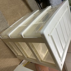 収納棚の画像