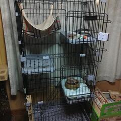 キャットケージ3段の他、猫用品色々の画像