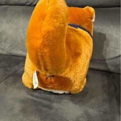 忠犬もちしばしっぽふりふりギミック　ぬいぐるみの画像