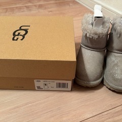 UGG ベビー　ムートンブーツ　13.5cmの画像