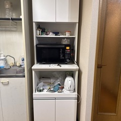 食器棚の画像