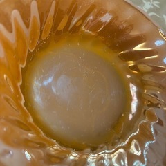 オレンジ色レトロな食器の画像