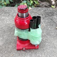 BIG RED ダルマジャッキ ボトルジャッキ 12t 油圧ジャッキ 最低位200mm/最高位370mm ジャッキアップ 車用 ボトルジャッキ スチール製 荷重12トン 車用 車整備 タイヤ交換 レッド TJ91204D
の画像