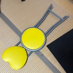 折りたたみ椅子の画像