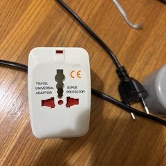 海外旅行等に変圧器とソケットコンセント変換器 UT-040W 有明電装の画像