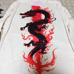 赤色のシャツ•龍のプリントされたシャツ2点セットの画像
