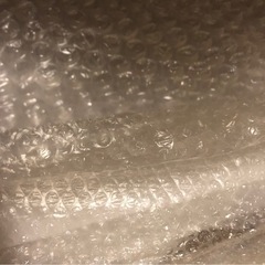 【至急】緩衝材プチプチ と紙緩衝材の画像