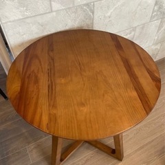 TIMDUミッドセンチュリーモダン 無垢材 ダイニング 小さな丸テーブルの画像
