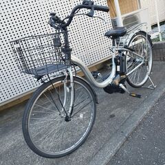 【極美品】YAMAHA ヤマハ 電動アシスト自転車 PAS Cheer PA26CH バッテリー8.9Ah 26インチ 2023年 パス チア ピュアシルバー 3段変速 電動自転車 譲渡証明書の画像
