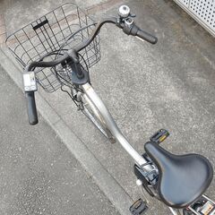 【極美品】YAMAHA ヤマハ 電動アシスト自転車 PAS Cheer PA26CH バッテリー8.9Ah 26インチ 2023年 パス チア ピュアシルバー 3段変速 電動自転車 譲渡証明書の画像