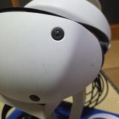 PlayStationVR2と充電スタンドの画像