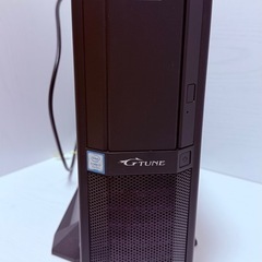 ゲーミングPC「G-Tune」のデスクトップパソコンとキーボードおまけの画像