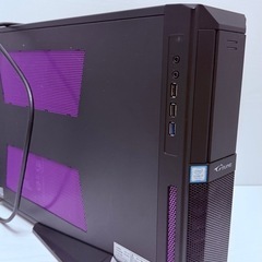 ゲーミングPC「G-Tune」のデスクトップパソコンとキーボードおまけの画像