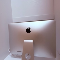 21.5インチiMac Retina 4Kディ スプレイモデルの画像
