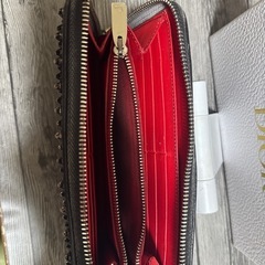 クリスチャンルブタンスタッズ 黒長財布 値下げ交渉可能
の画像