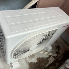 TOSHIBA【RAS-E281M】東芝ルームエアコン 2.8kW おもに10畳用 2018年製 中古品 純正リモコン付の画像