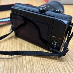 Canon EOS M200 デジタル一眼レフ 本体と付属品　１回だけ使用！の画像