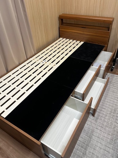 《値下げしました》ベッドフレーム(シングル)【ニトリ】