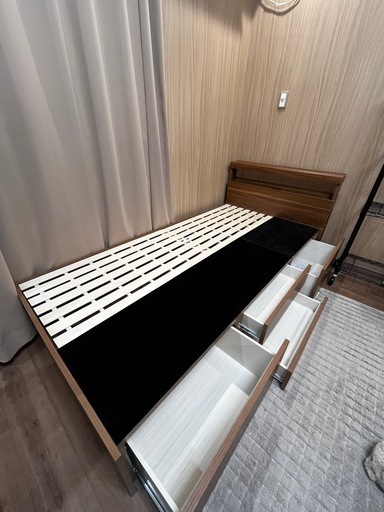 《値下げしました》ベッドフレーム(シングル)【ニトリ】