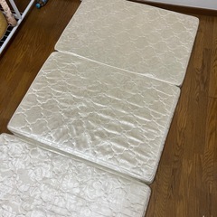 折りたたみ 寝具 マットレスの画像