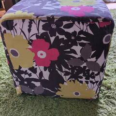 花がらスツールの画像