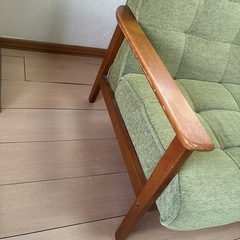 グリーンソファの画像