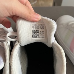 adidasスニーカー24.5 黒⚠️値下不可の画像