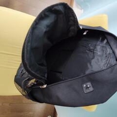黒いメッシュリュック.バックパック　☆メッシュ素材の黒いリュック、ストレッチコード付きで収納力抜群。の画像