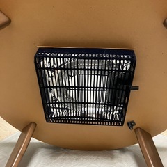 こたつ用丸型テーブルの画像