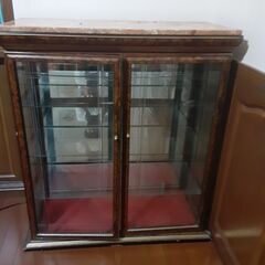 ☆緊急告知  0円！高級品　キャビネット　イタリー製品　飾り棚の画像