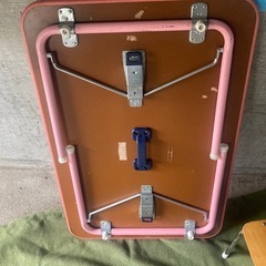 幼稚園サイズのテーブルと椅子！の画像