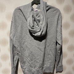 ジップアップパーカーの画像