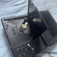 グリーンハウス　ポータブルDVDプレーヤー 乾電池対応 ブラックの画像