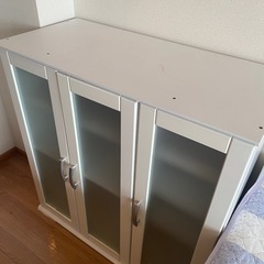 食器棚の画像