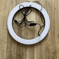 エレコムElecom　LEDリングライト　直径30cm/ロング三脚付きの画像