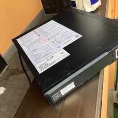 OMRON（オムロン）の UPS（無停電電源装置） で、型番は POWLI BY50FWの画像