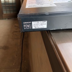 OMRON（オムロン）の UPS（無停電電源装置） で、型番は POWLI BY50FWの画像