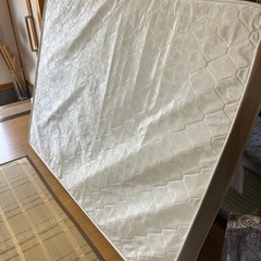 ダブルマットレスの画像