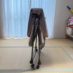 折りたたみベビーベッドの画像