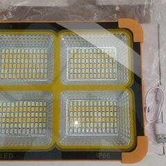 ソーラーLEDライト。ポータブルフラットライト。中古。の画像