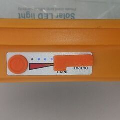 ソーラーLEDライト。ポータブルフラットライト。中古。の画像