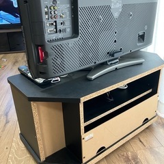 【テレビ台＋テレビ セットでお譲りします】の画像