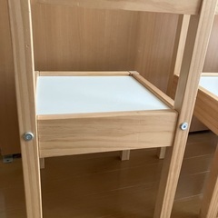 IKEA 子ども用椅子2脚の画像